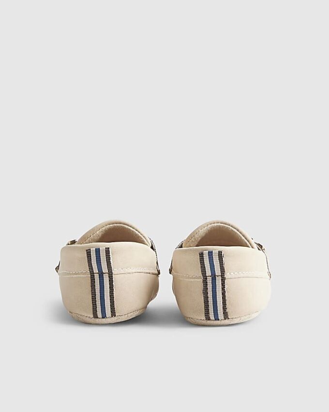 Baby pojkar beige smarta loafers