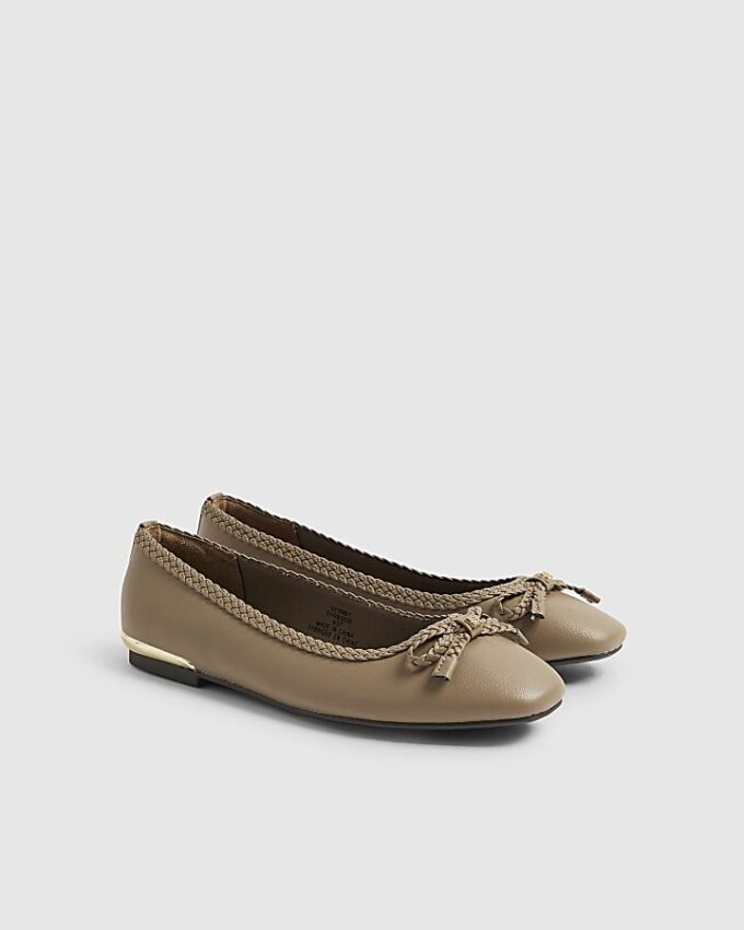 Beige ballerinaskor med rosett