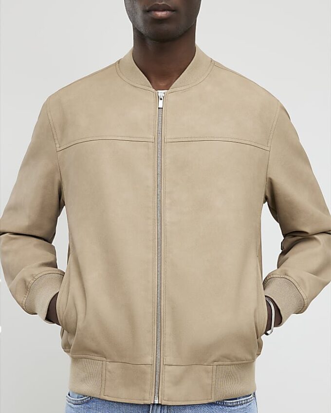 Beige bomberjacka i konstläder