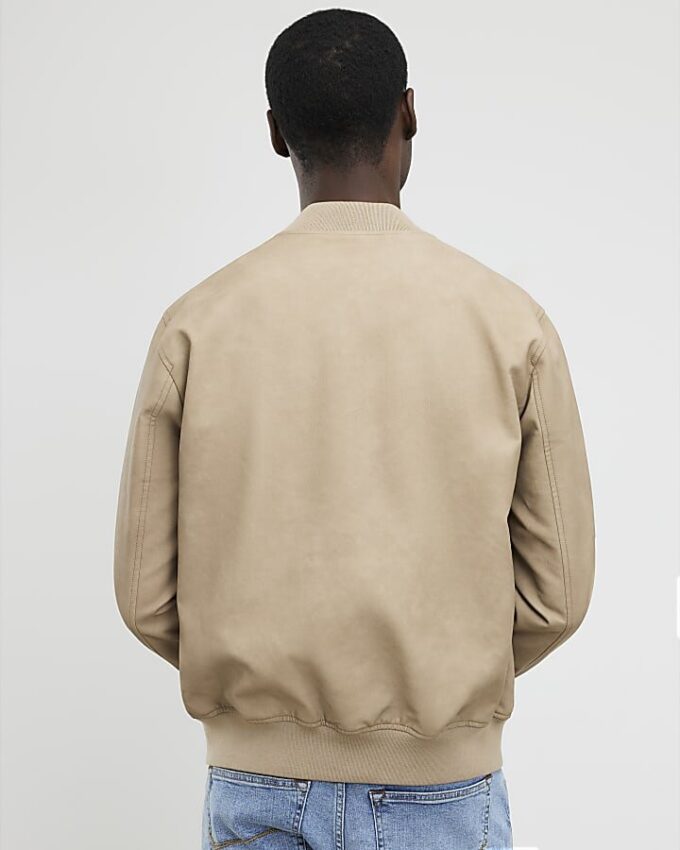 Beige bomberjacka i konstläder