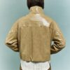 Beige bomberjacka i vinyl med trattformad hals