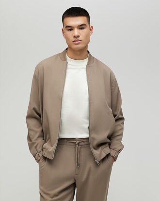 Beige bomberjacka med smal passform