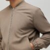 Beige bomberjacka med smal passform
