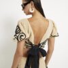 Beige broderad strandkroppstop