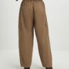 Beige cargobyxor med vid ben
