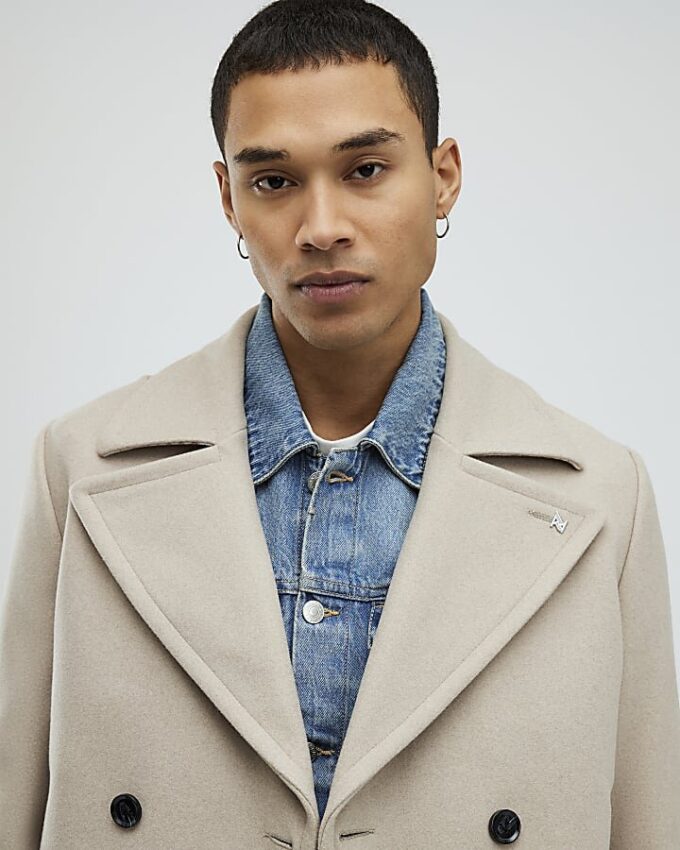 Beige dubbelknäppt peacoat