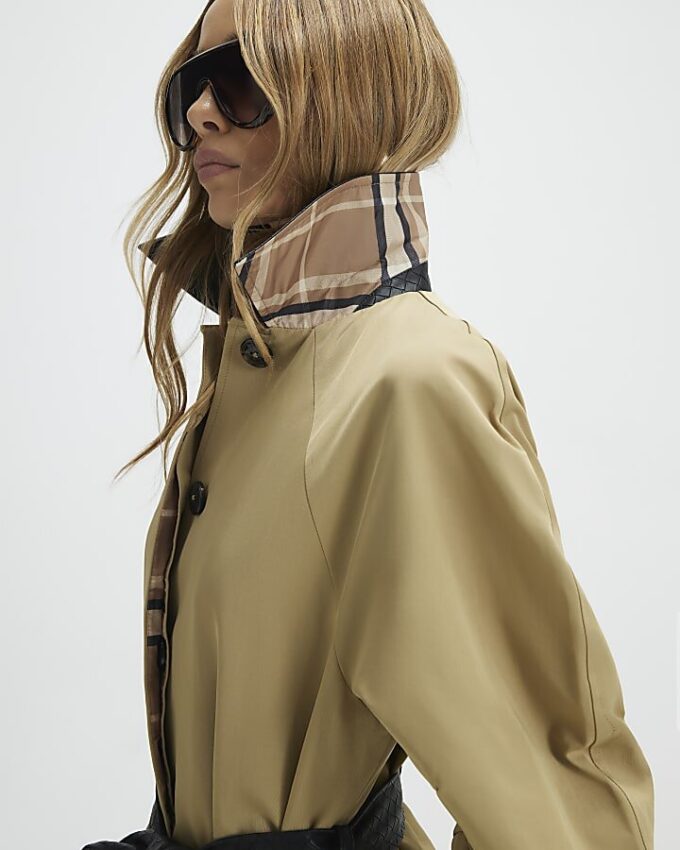 Beige kort trenchcoat med cocoonärmar