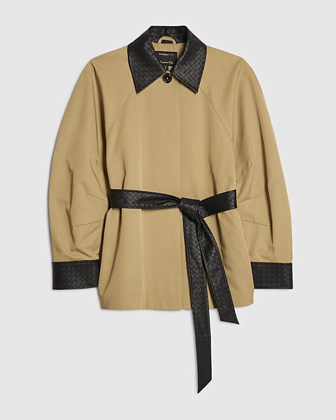 Beige kort trenchcoat med cocoonärmar