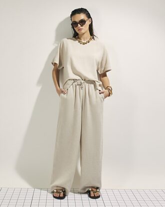 Beige kortärmad T-shirt i linneblandning