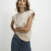 Beige kortärmad T-shirt med veckade axlar