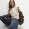 Beige kortärmad T-shirt med veckade axlar