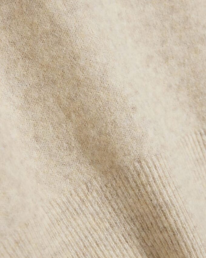 Beige kortärmad tröja med kontrasterande färger