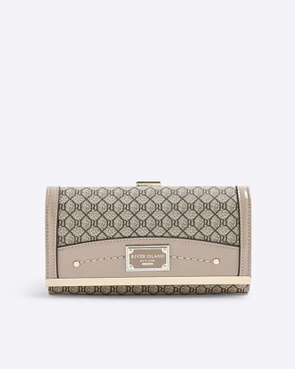 Beige lackerad RI Monogram-plånbok med paneler