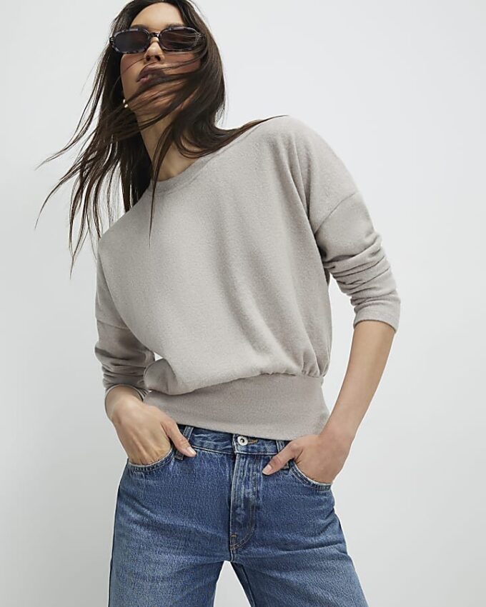 Beige långärmad mysig tröja med resårkant