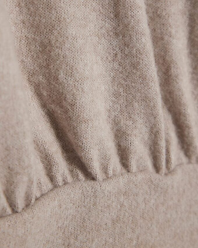 Beige långärmad mysig tröja med resårkant