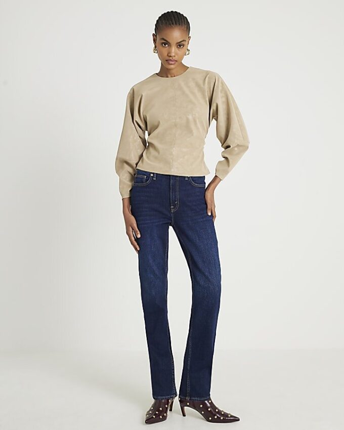 Beige långärmad topp i imiterat läder med batwing-ärmar