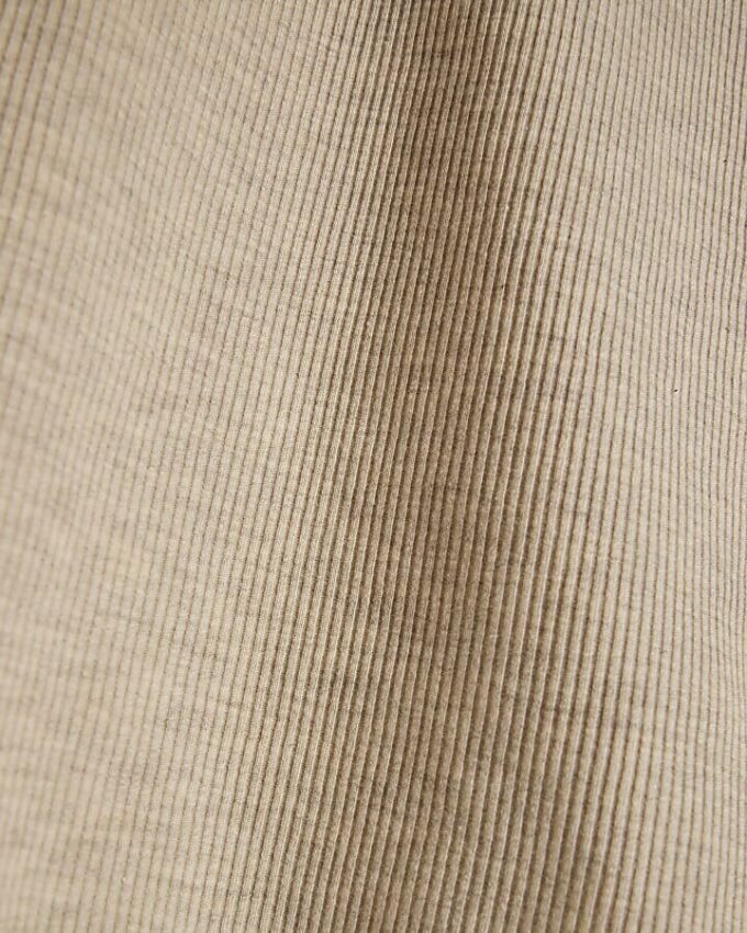 Beige långärmad topp med skulpterad kant