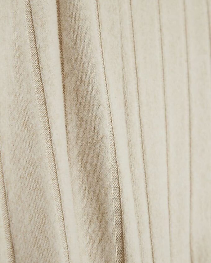 Beige långärmad tröja med vridning fram