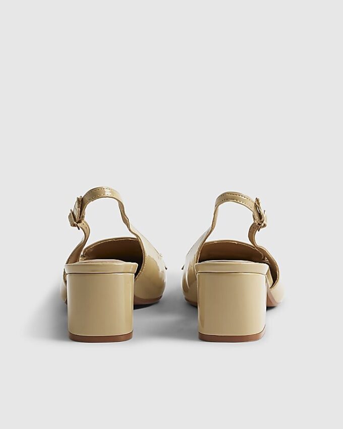 Beige loafers med spänne och slingback-klack