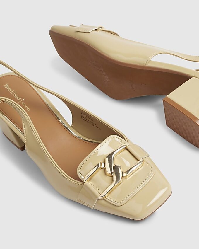 Beige loafers med spänne och slingback-klack
