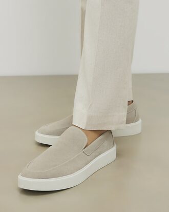 Beige mockaskor