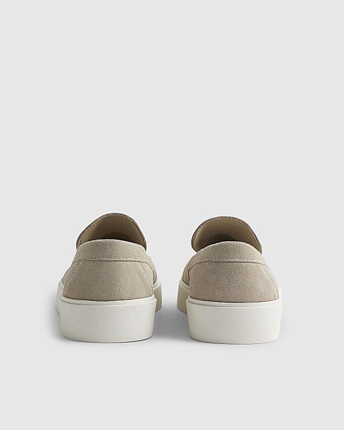 Beige mockaskor