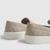 Beige mockaskor