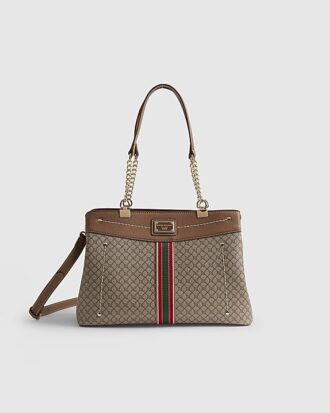 Beige monogramvävd totebag med kedja fram