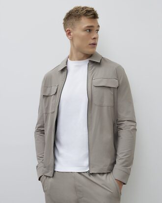 Beige muskelpassad skjortjacka