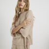 Beige mysig ribbad topp med knut på sidan