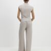 Beige mysiga byxor med vida ben