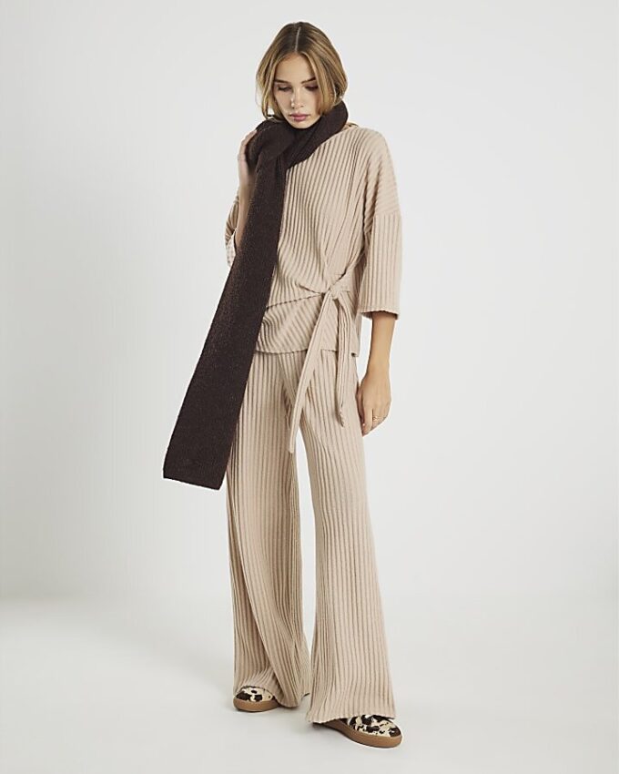 Beige Mysiga ribbade byxor med vida ben