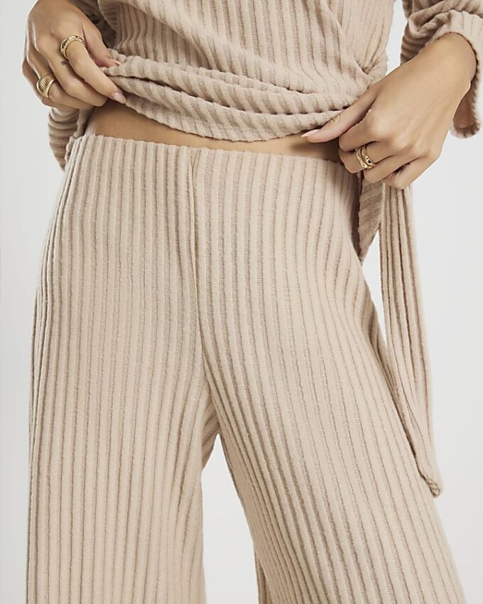 Beige Mysiga ribbade byxor med vida ben