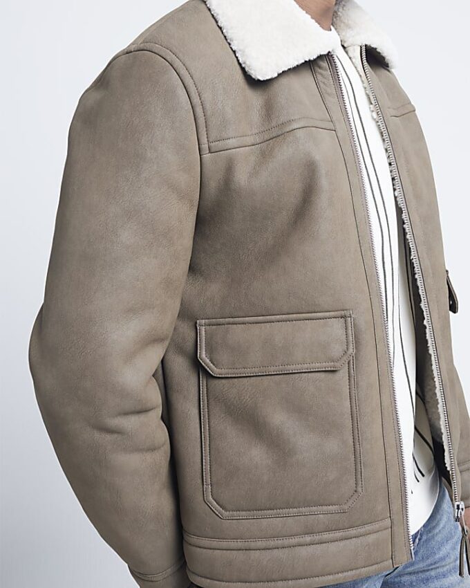 Beige nubuckjacka med normal passform