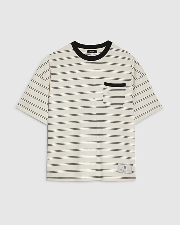 Beige oversized-passformad T-shirt med randig ficka
