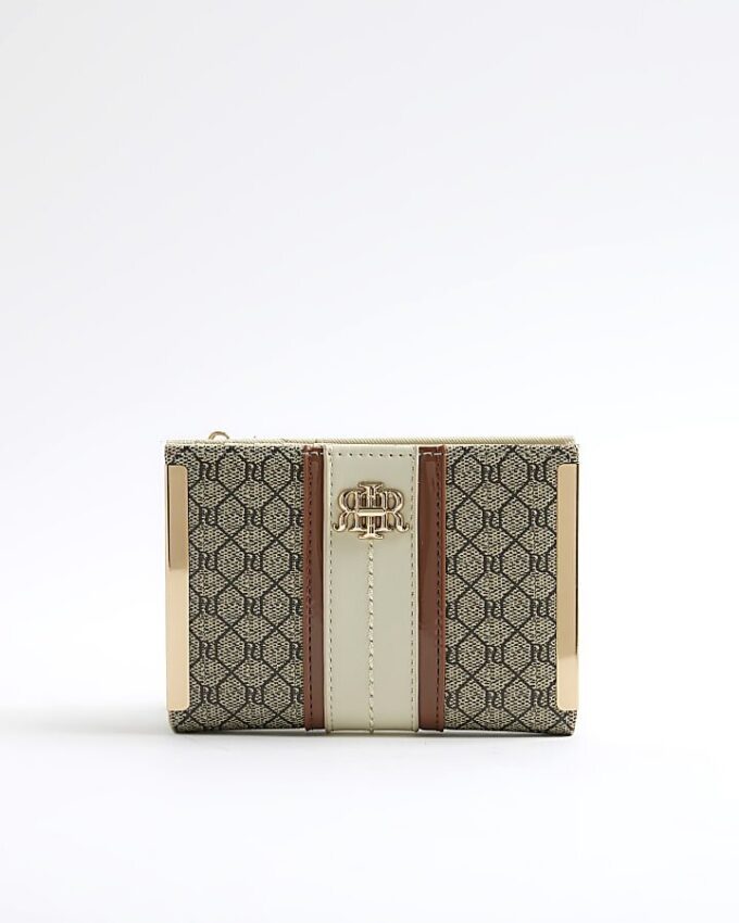 Beige plånbok med paneler och monogram