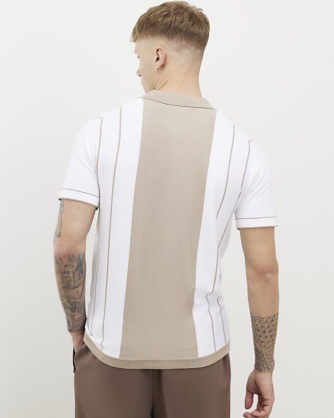 Beige polo med färgblockerade ränder