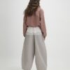 Beige poplinbyxor med vid ben