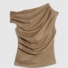 Beige ärmlös draperad topp i imitationsmocka