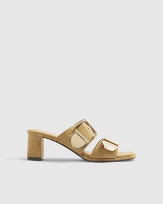 Beige sandaler i imitationsmocka med dubbla spännen