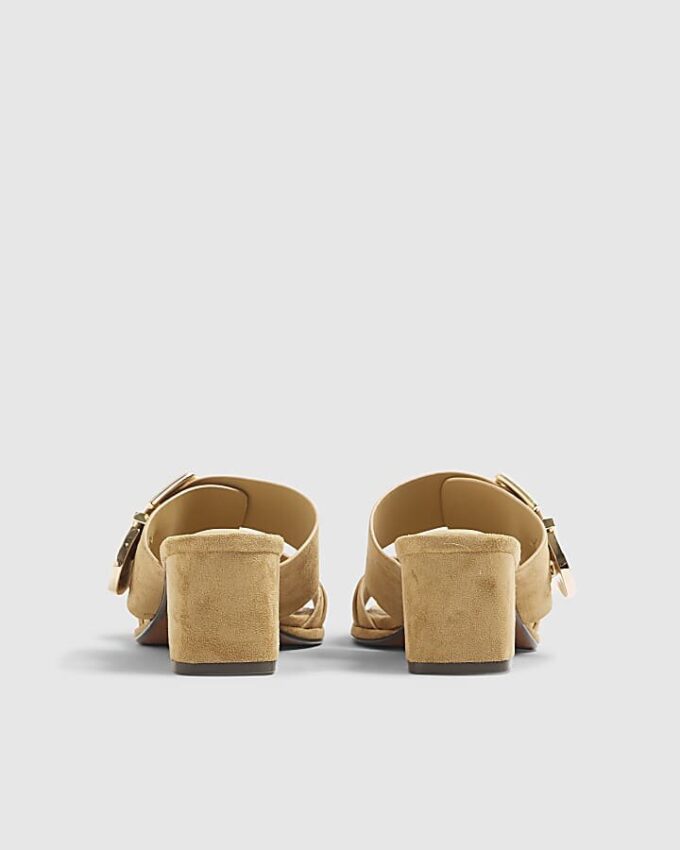 Beige sandaler i imitationsmocka med dubbla spännen