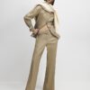 Beige skulpterad blazer i konstläder