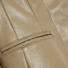 Beige skulpterad blazer i konstläder