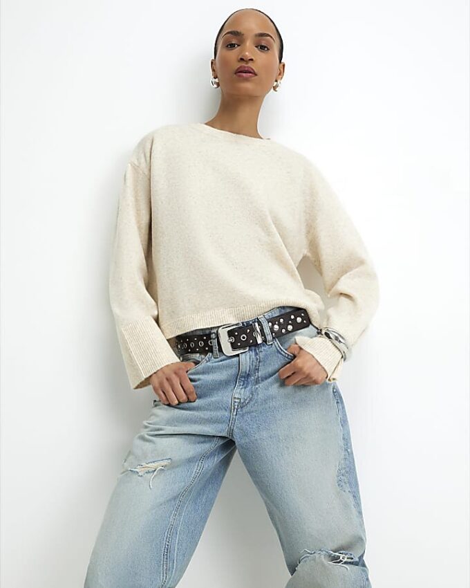 Beige stickad tröja med rund hals