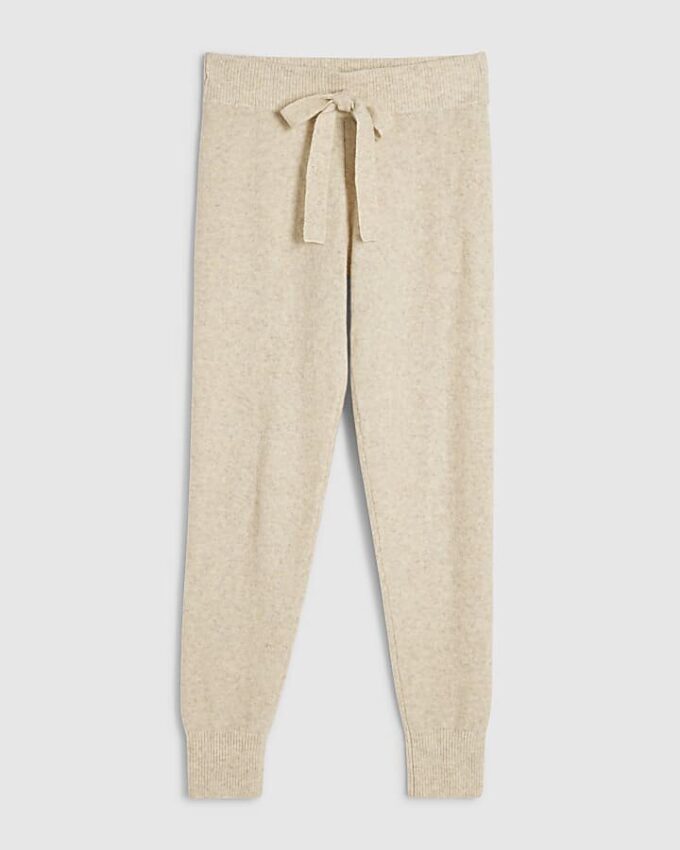 Beige stickade joggingbyxor
