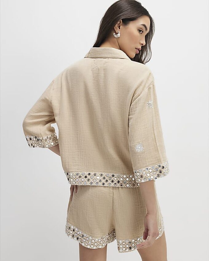 Beige strandskjorta med paljetter