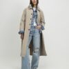 Beige trenchcoat med bälte
