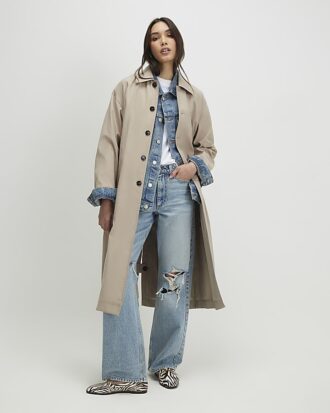 Beige trenchcoat med bälte