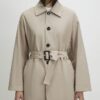 Beige trenchcoat med bälte