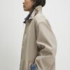 Beige trenchcoat med bälte